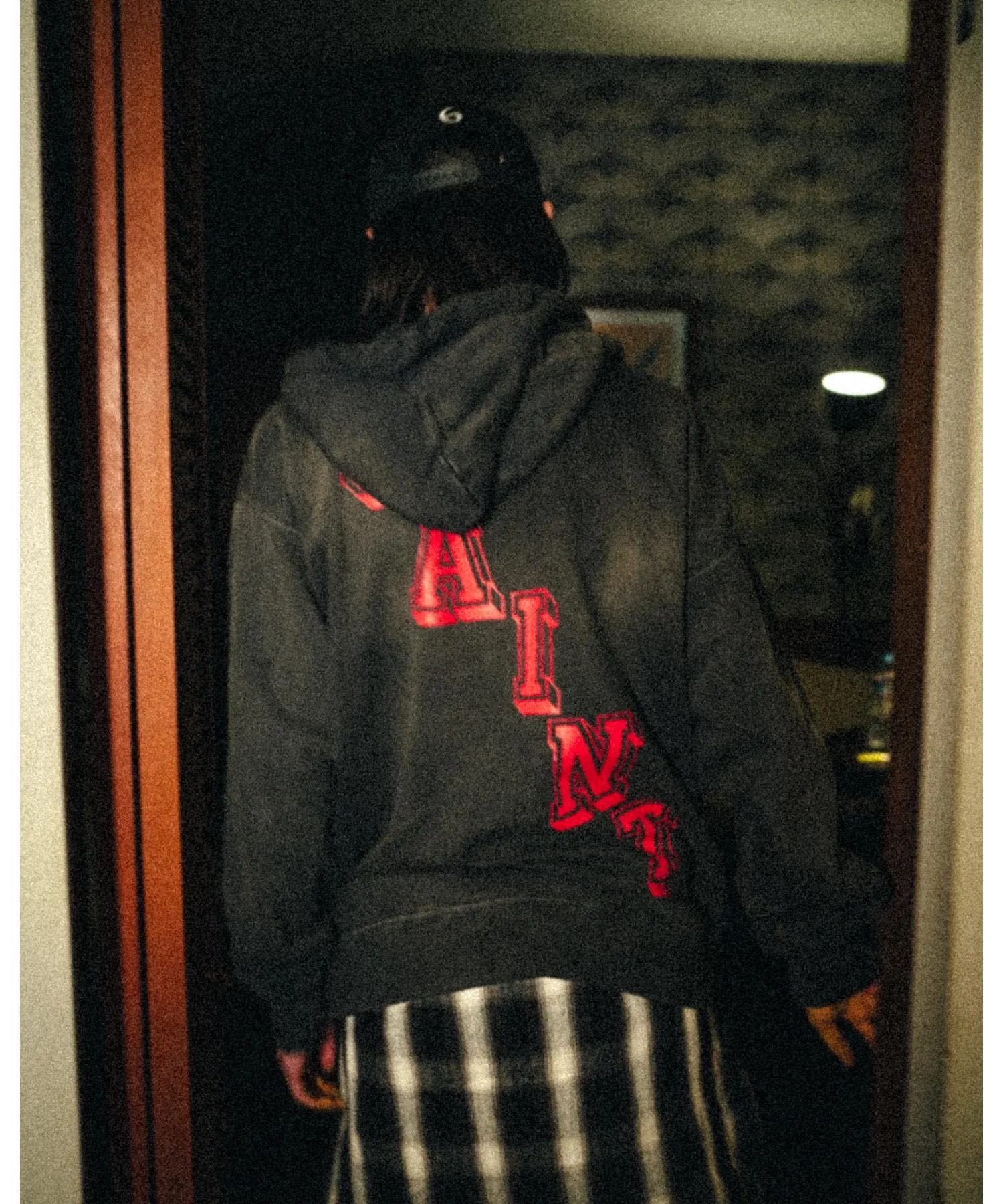 SAINT Mxxxxxx ANGEL HOODIE/BLK Angel Rebirth Crack Printed Retro Distressed Hoodie Assute dyeing, full-length spray-on fade, heavy fermentation wash, NEW VINTAGE texture, factory four-needle and six-thread workmanship, boneless patchwork, more comfortable to wear, genuine level crack print/accessories restored